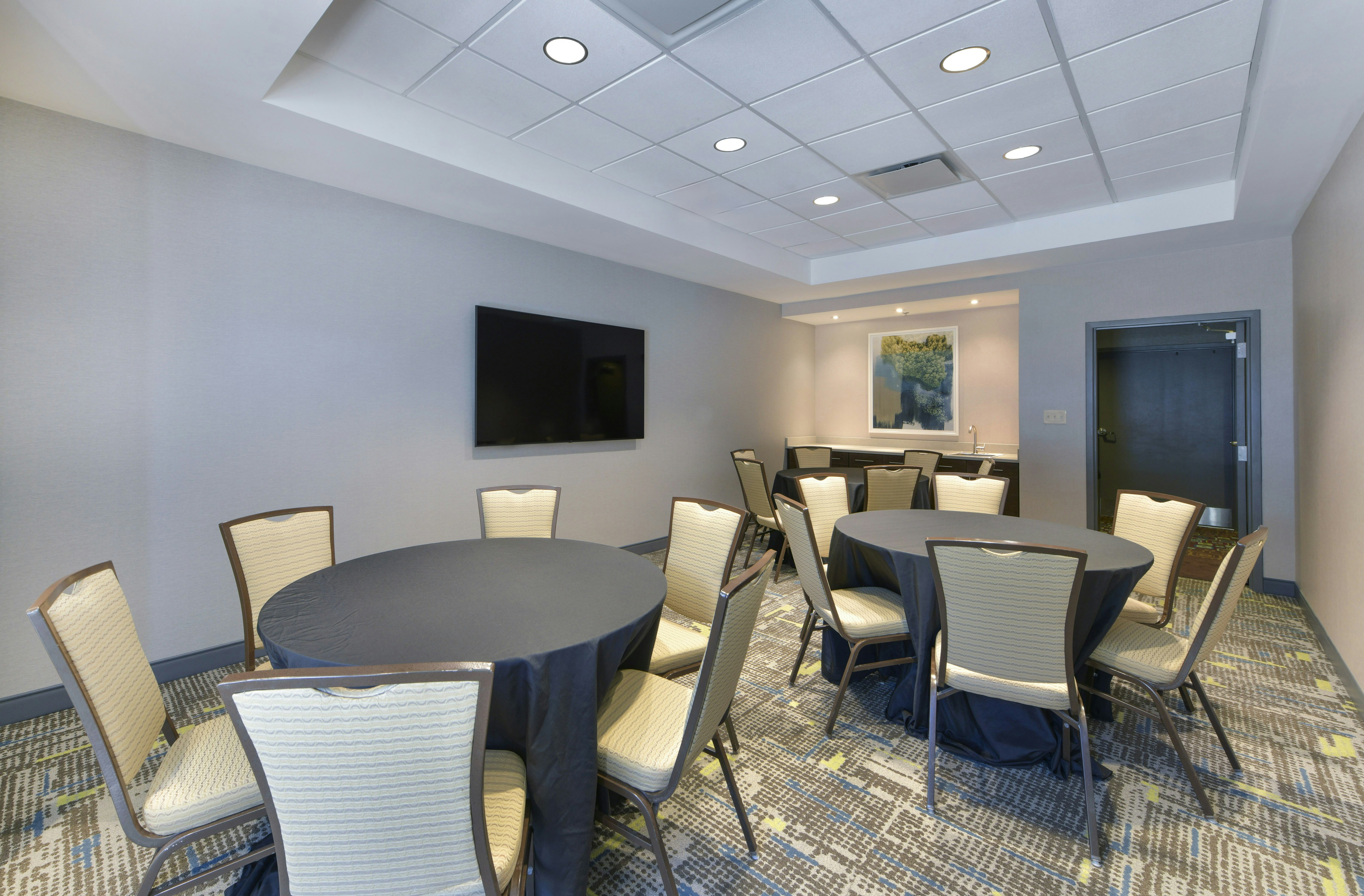 Hampton Inn & Suites Burlington NC 56/66