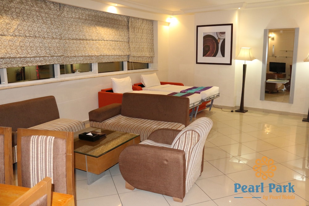 Pearl Executive Hotel Apartment (ex Pearl Park Deluxe Hotel Apartments) 31/50