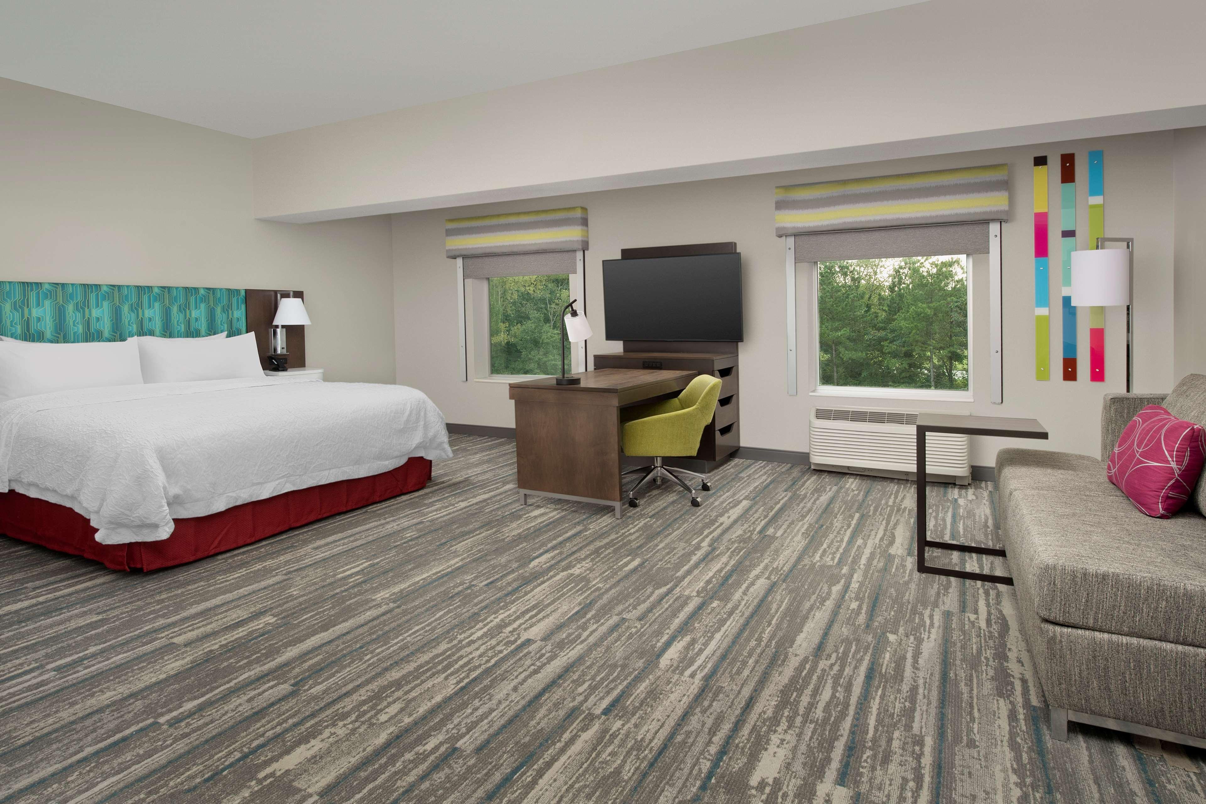 STUDIO, SUITE, KING BED, ACCESSIBLE