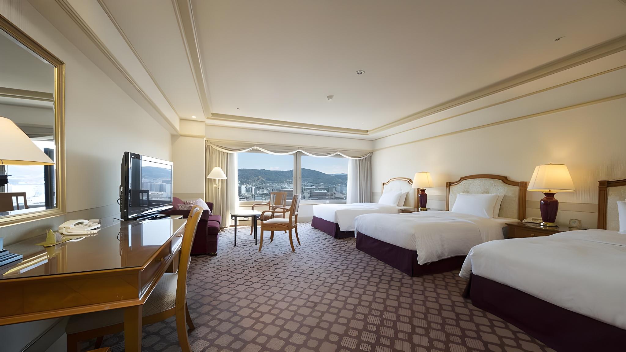 Premier, Triple, Mountain View, Middle Floor