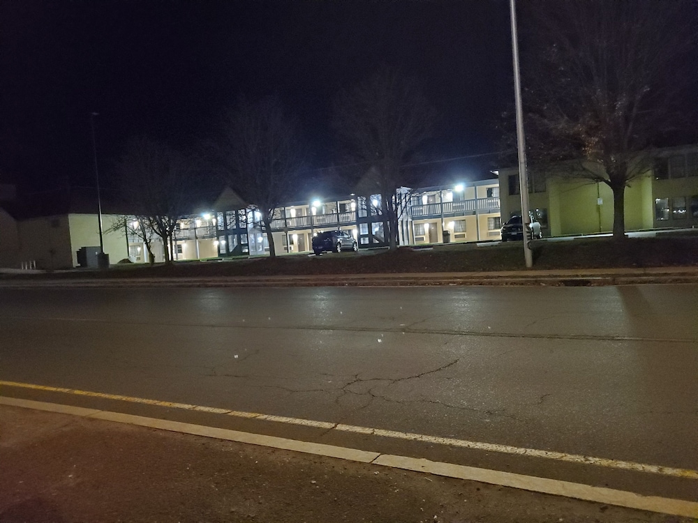 Travel Inn Motel 41/50