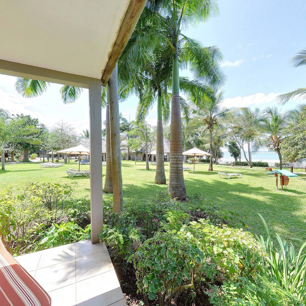 Baobab Beach Resort in DIANI BEACH