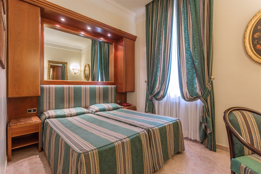 Raeli Hotel Luce 7/21