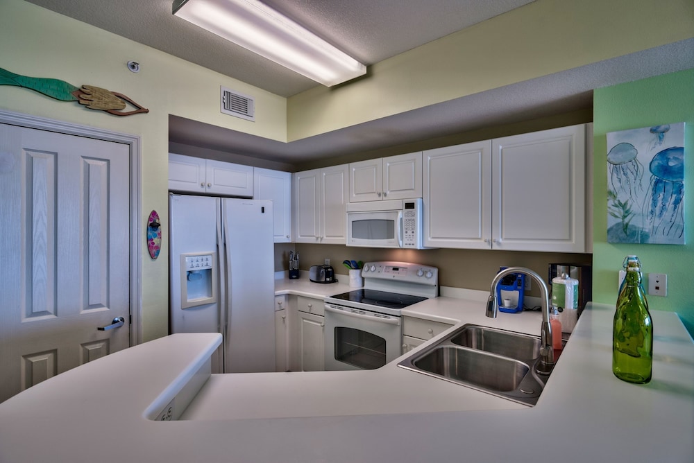 Celadon: Unit 102 by Forehand Rentals 28/37