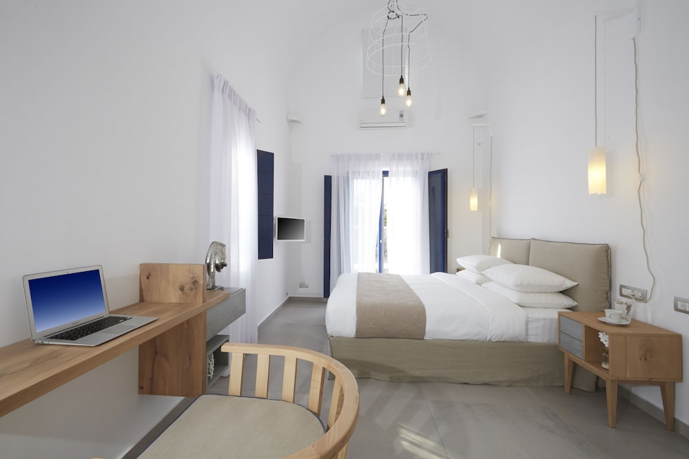 Amor Hideaway Villas by Mr and Mrs White 7/46