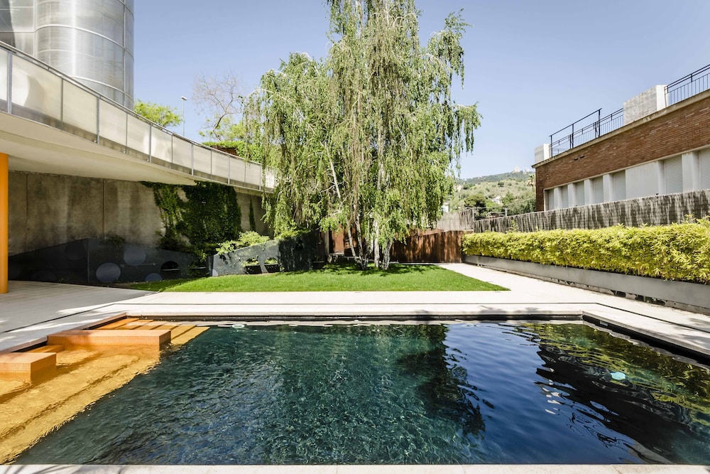 Ikonik Angli 1/78