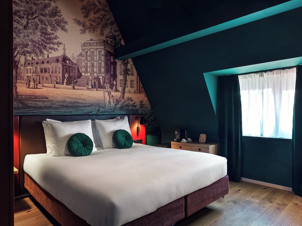 City, Studio, King Bed