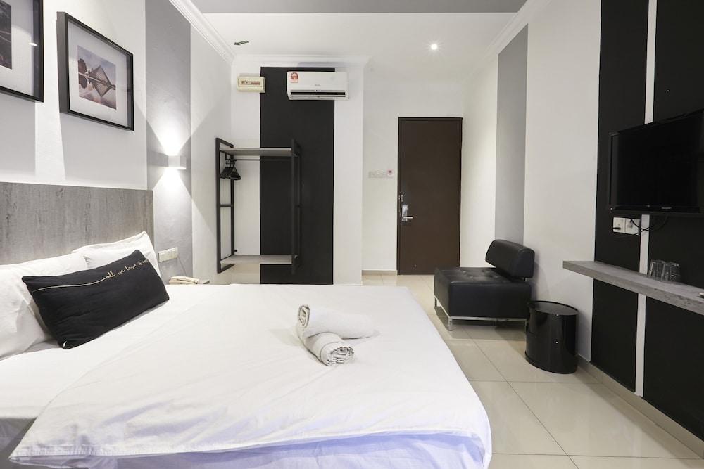D New 1 Hotel 16/38