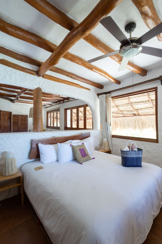Master, Suite, King Bed, Partial Ocean View