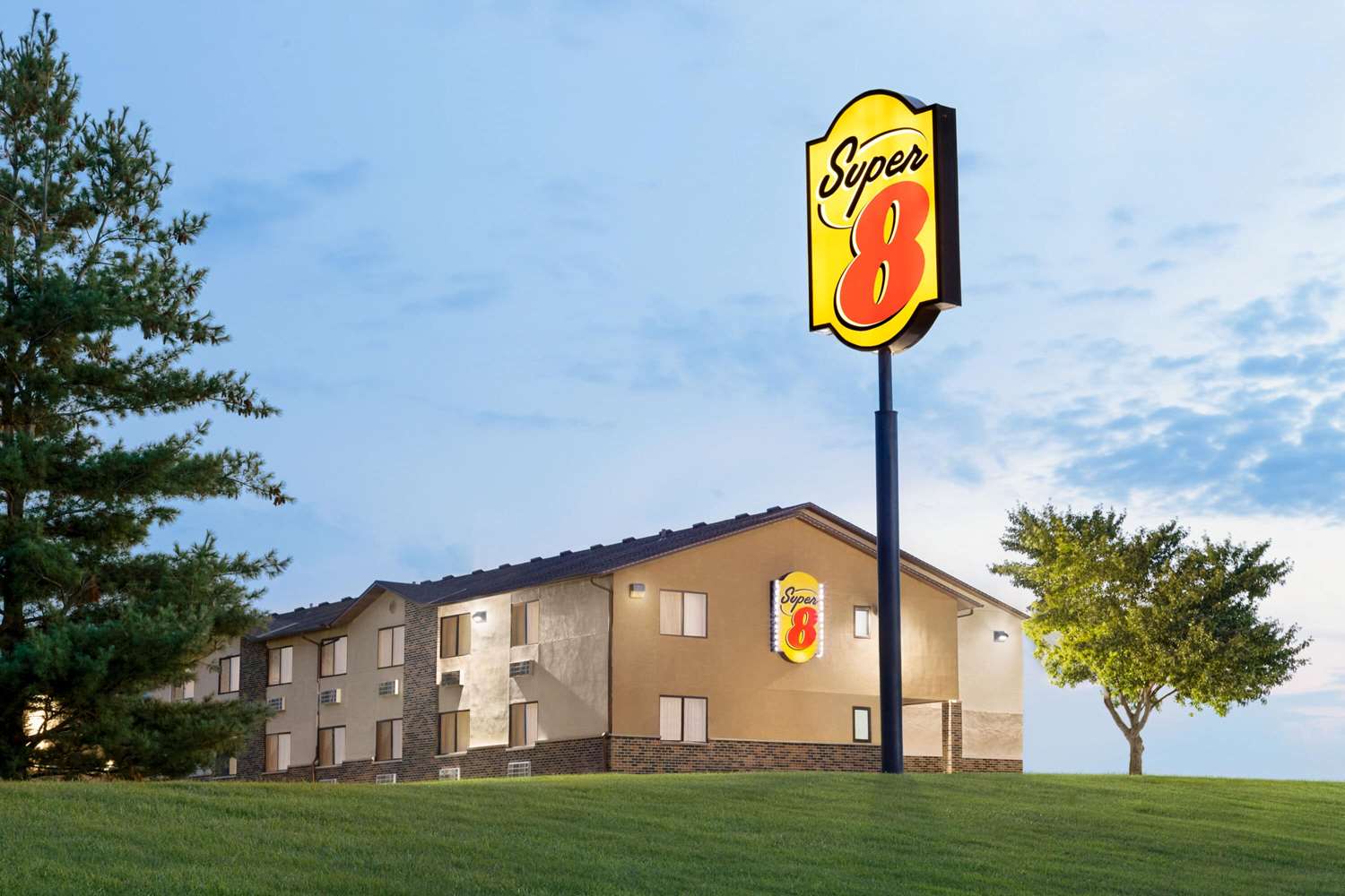 Super 8 By Wyndham Chillicothe 5/25
