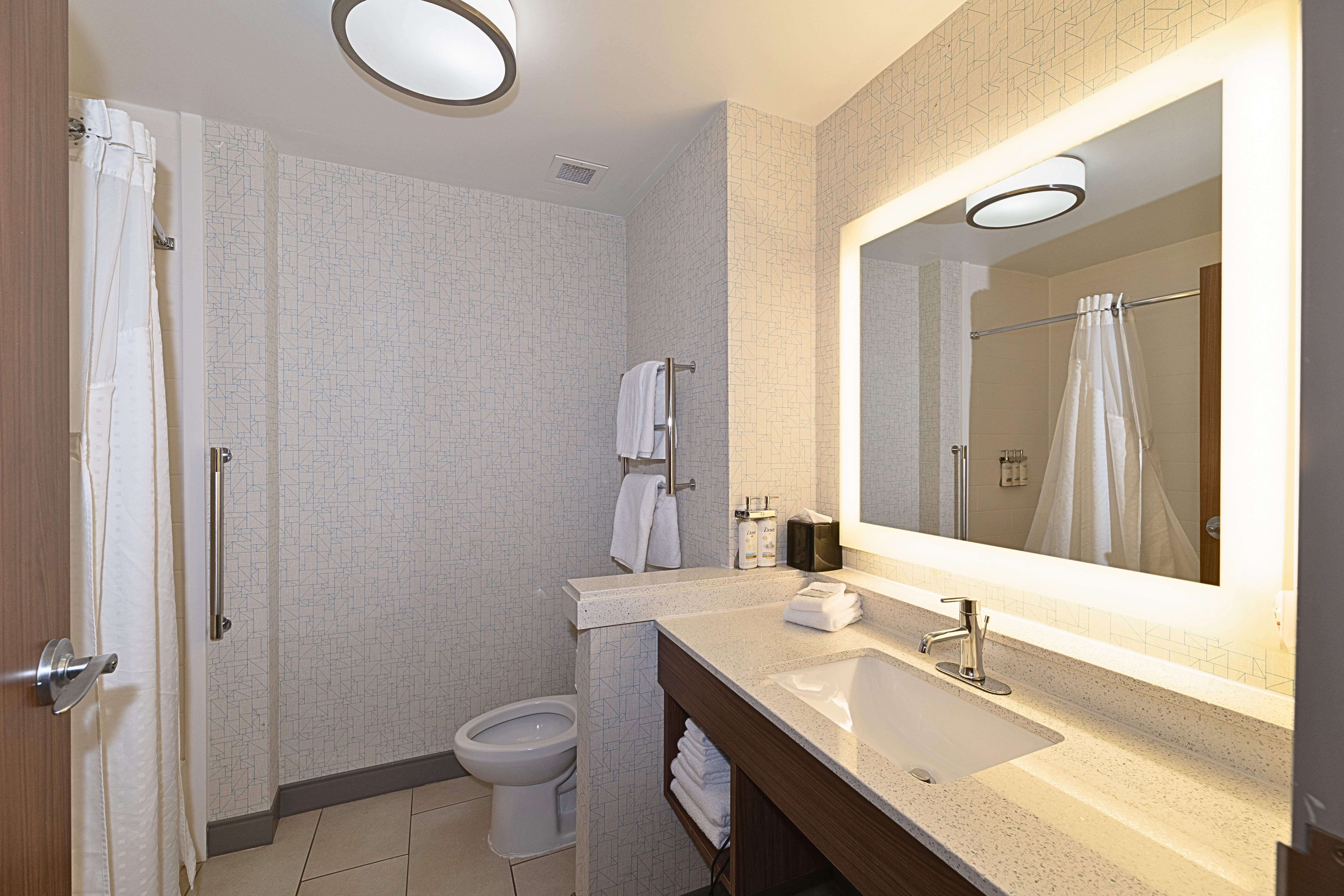 Holiday Inn Express Jasper 74/76