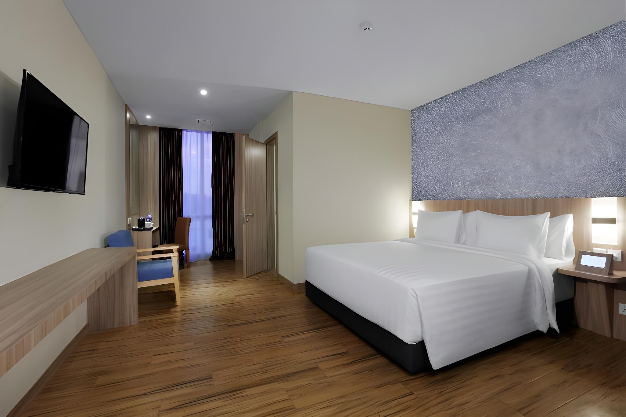 Suite, King Bed
