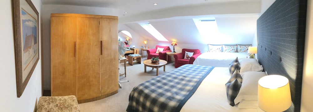 The Townhouse 40/46