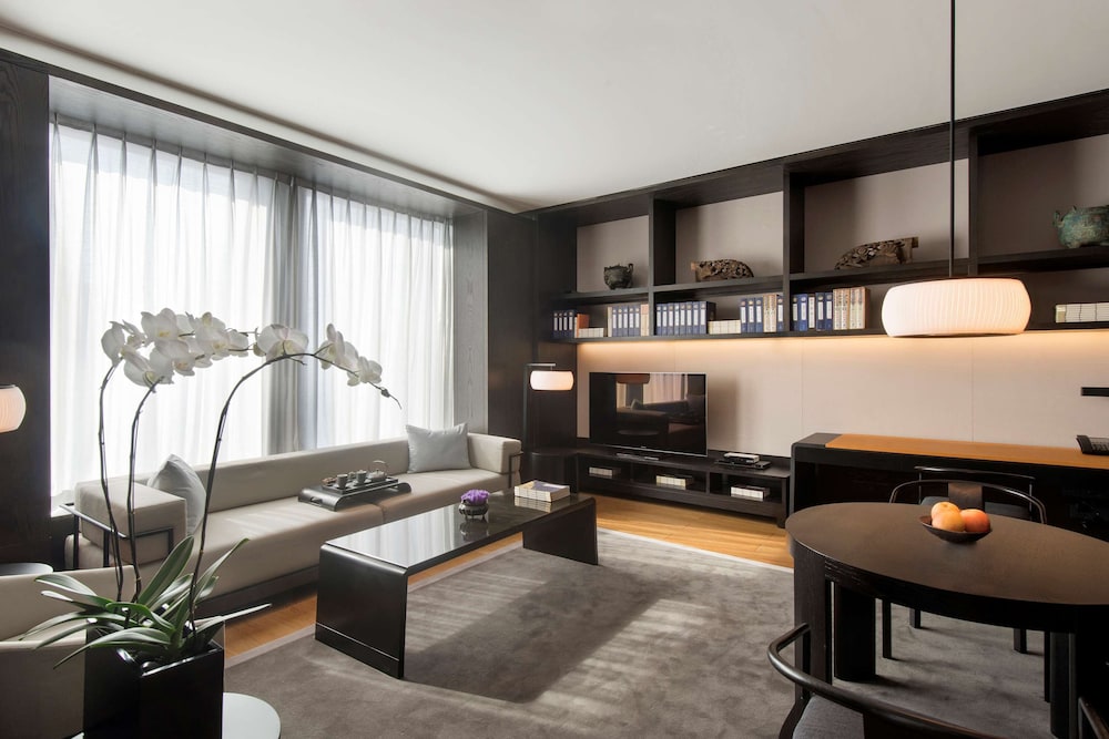 Hyatt Regency Wuhan Optics Valley 36/57