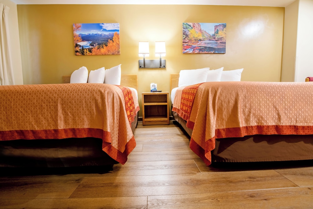 Glenwood Springs Cedar Lodge 22/48