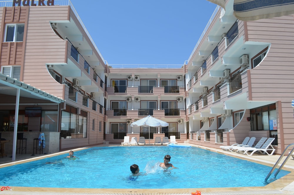 Mulka Hotel 43/48