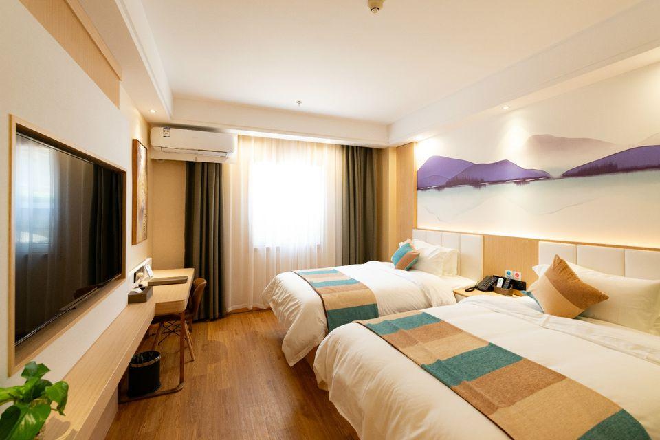 DELUXE, TWIN BEDS