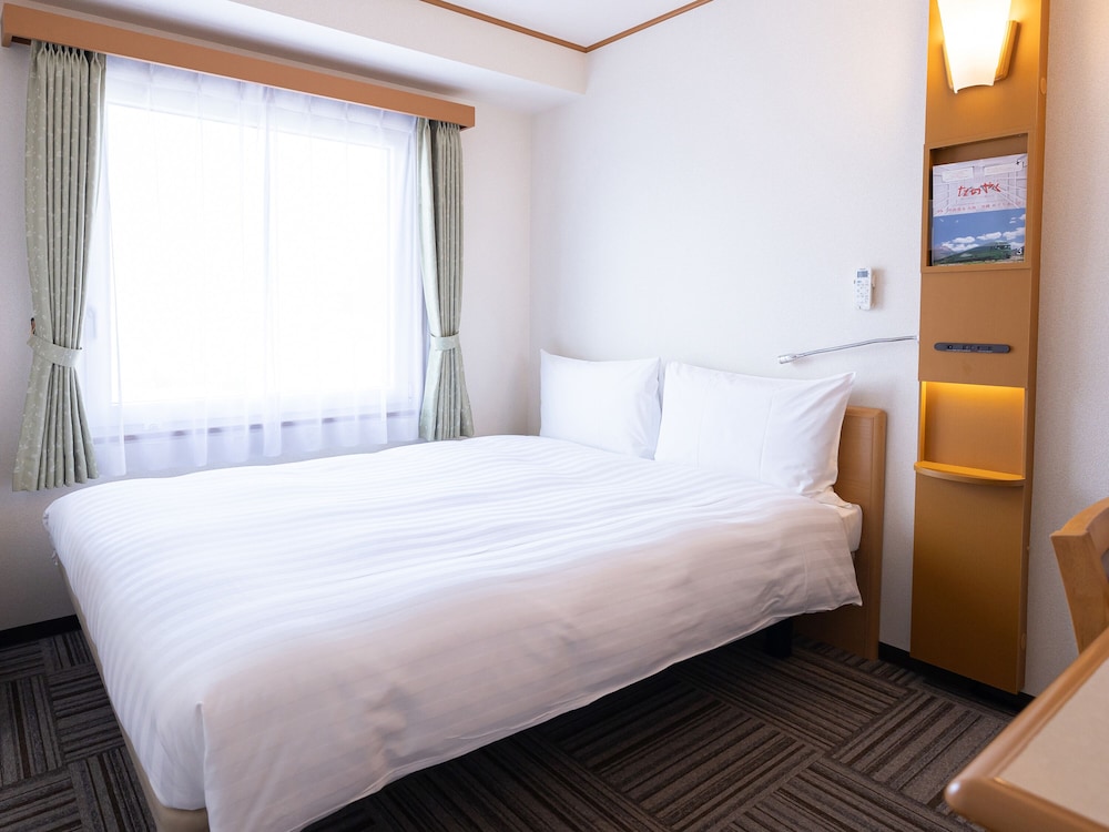 ECONOMY, DOUBLE BED, SMOKING