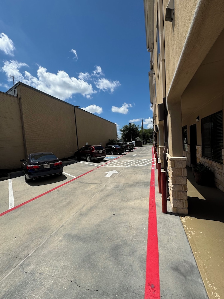 Cityview Inn And Suites 21/28