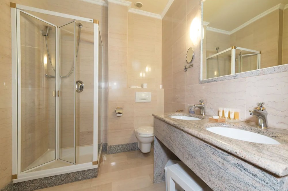 Suite, Single Bed, Sofa