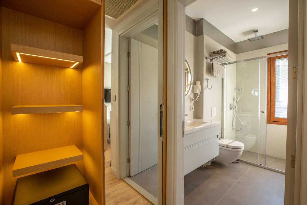 Baleze Boutique Hotel 50/50