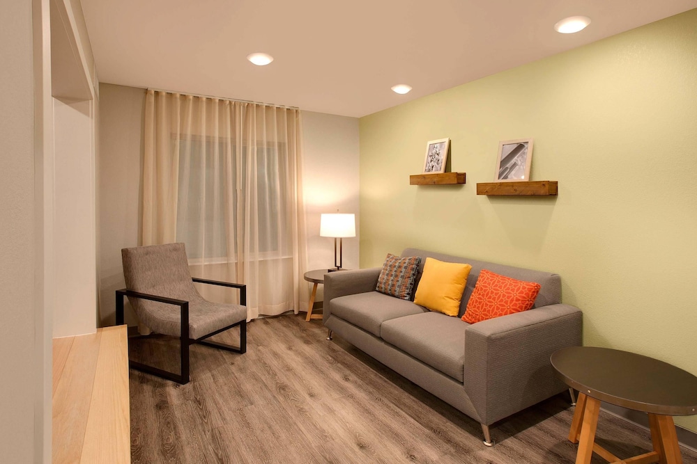 WoodSpring Suites Houston Northwest 18/27