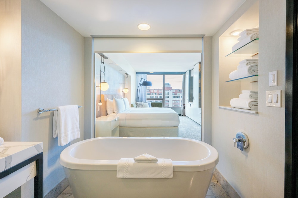 Room, King Bed, Water View، Hotel 1000 Seattle 5/5