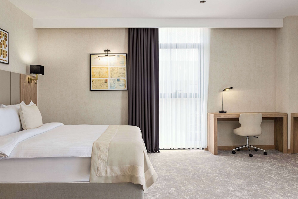 Ramada Plaza By Wyndham Batman 13/50
