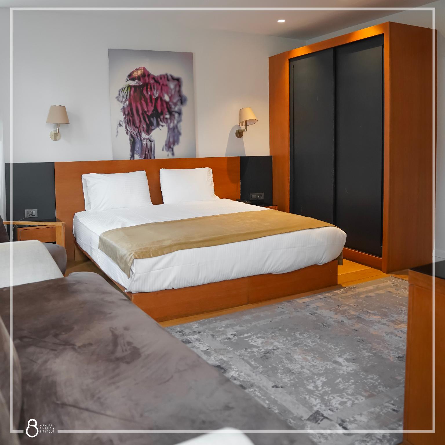 Deluxe, King Bed