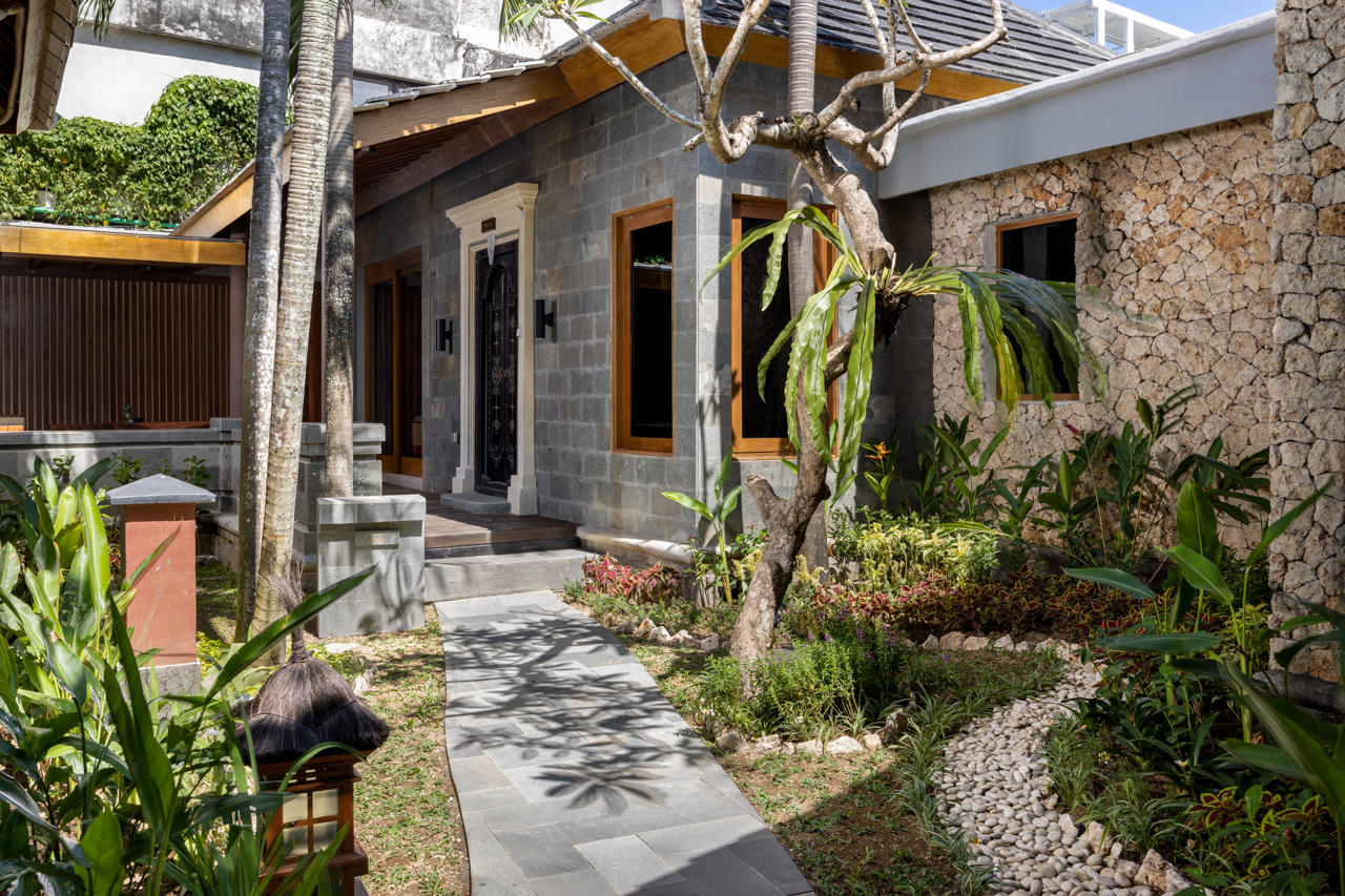 Tonys Villas and Resort Seminyak Bali 36/42