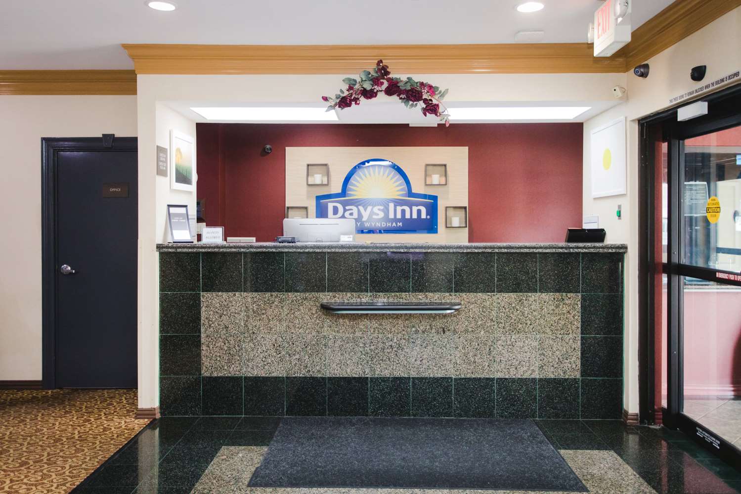 Days Inn by Wyndham Rosenberg 5/22