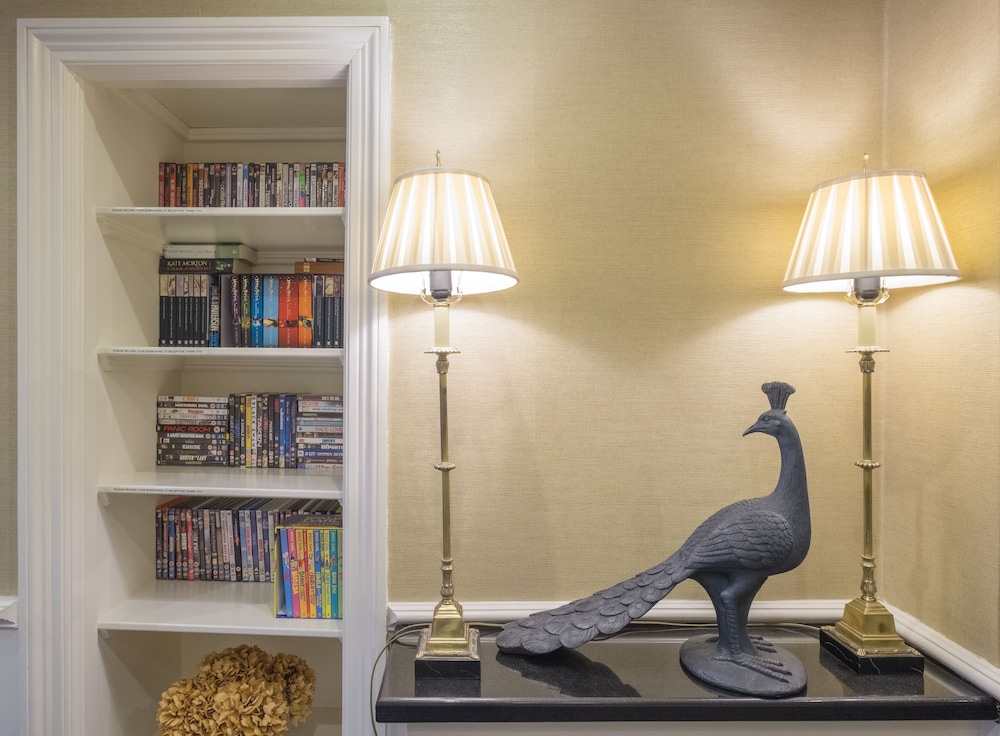 COLLINGHAM SERVICED APARTMENTS 29/56