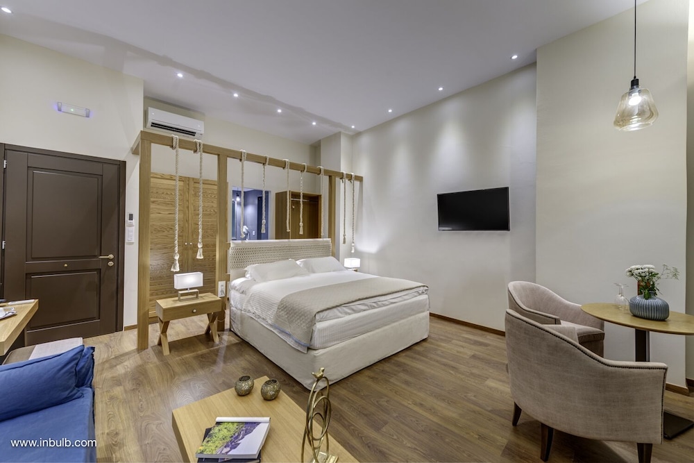 1844 Suites 19/61