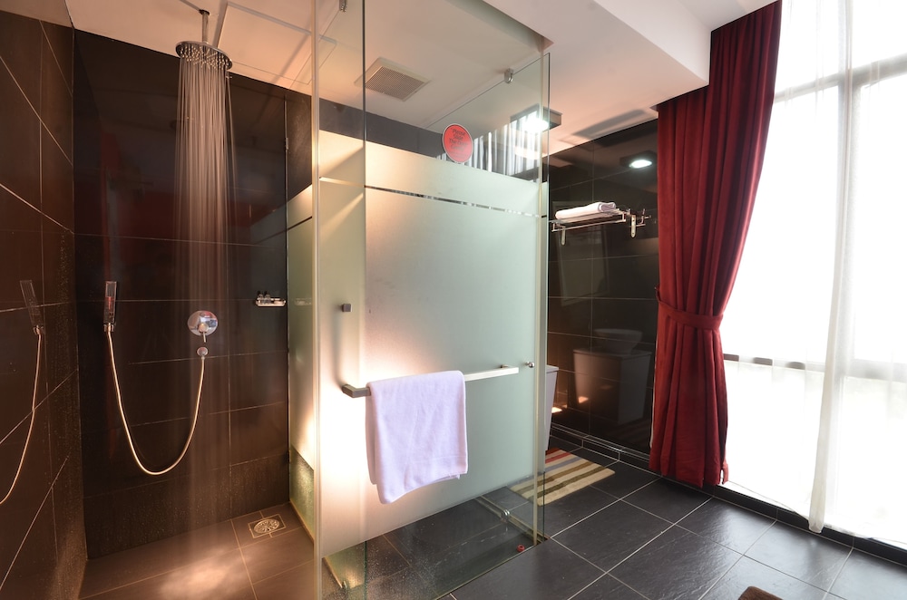 Zoom Inn Boutique Hotel 59/62