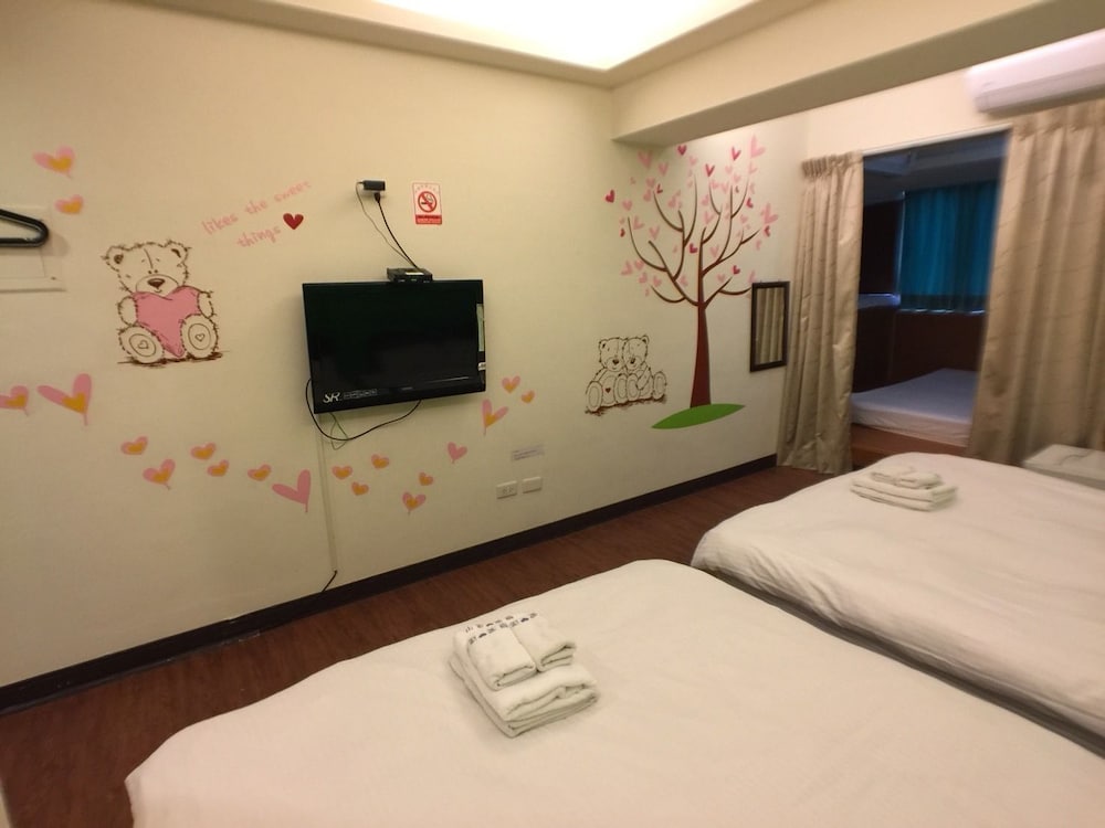 Love Fengjia Colorful Hotel 14/37