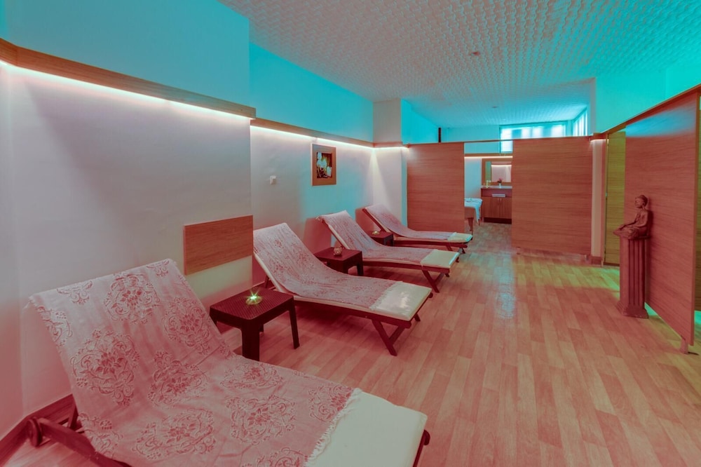 The Holiday Resort 34/54