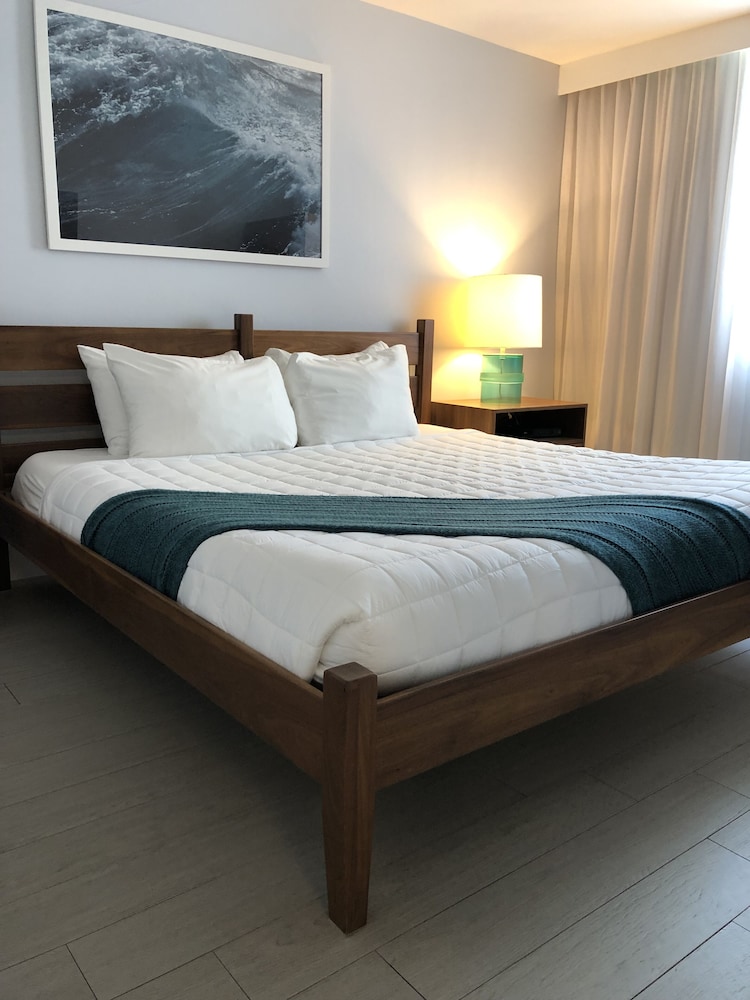 1 BEDROOM, APARTMENT, KITCHENETTE