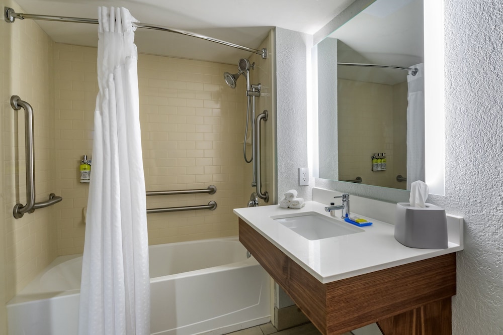 Holiday Inn Express Cape Coral-Fort Myers Area 18/53