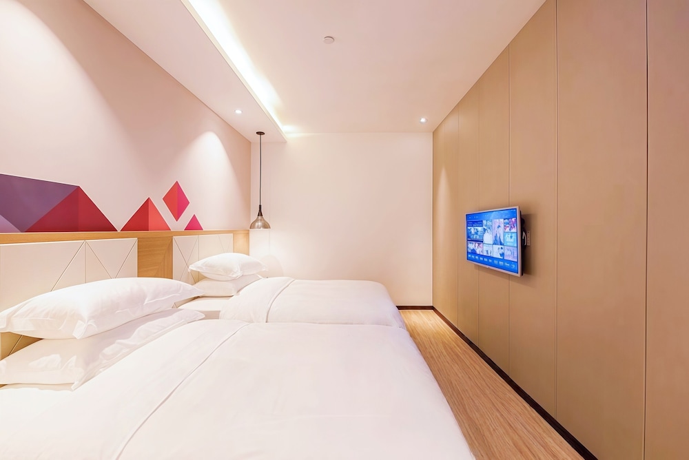 Borrman Hotel (Guangzhou Tianhe Sports Center Linhe West Metro Station) 14/56