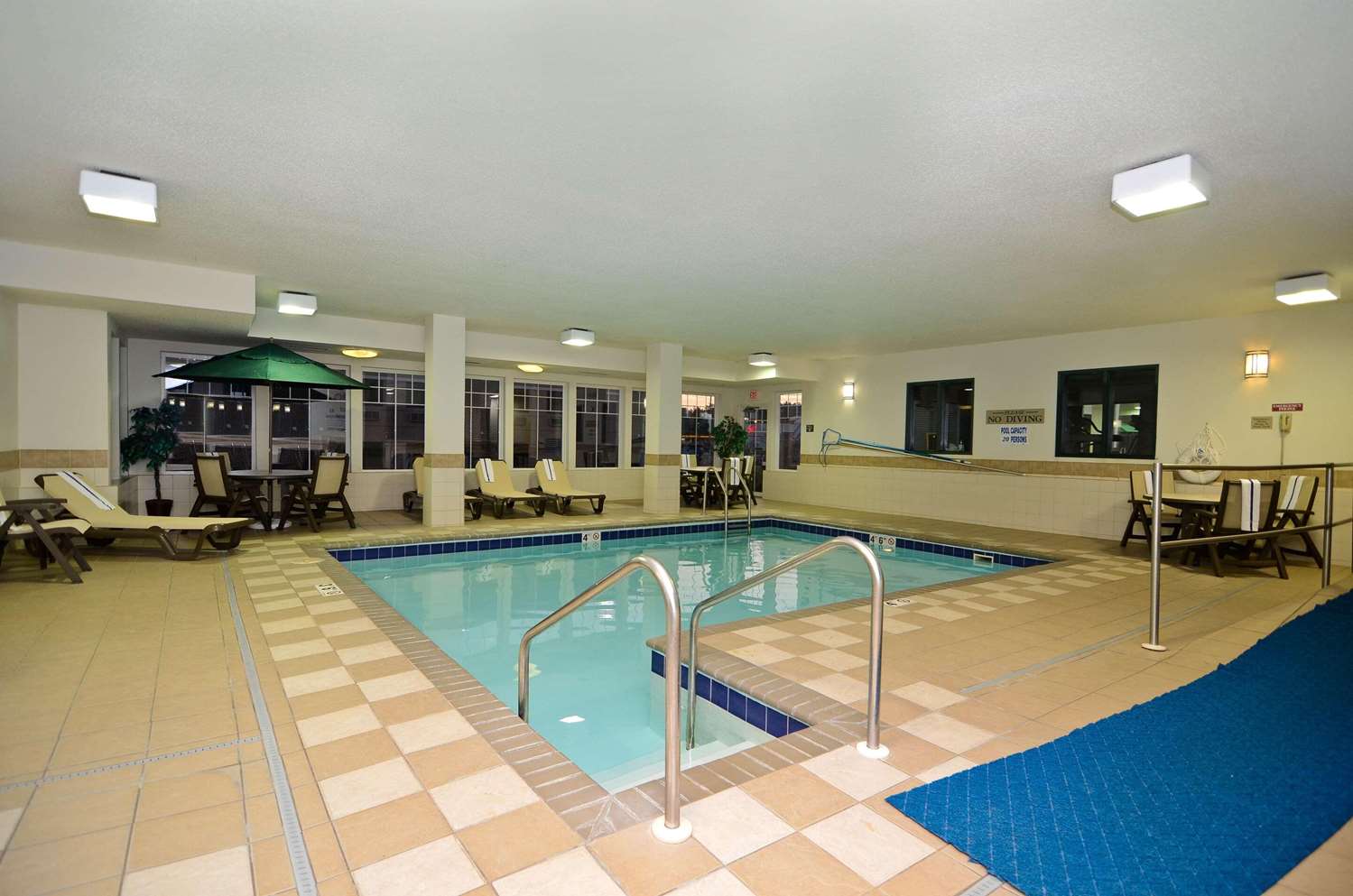 Country Inn and Suites by Radisson Stevens Point WI 10/21
