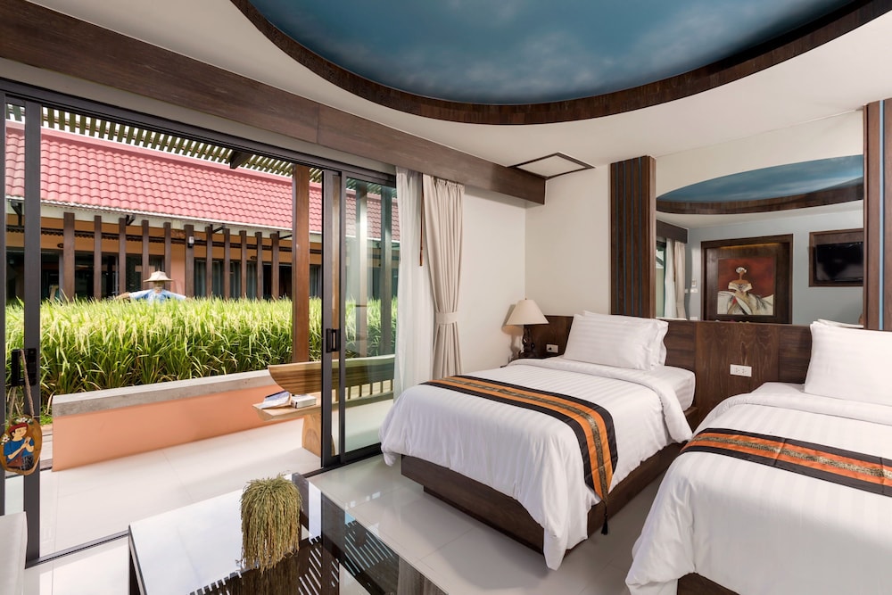 DELUXE ROOM