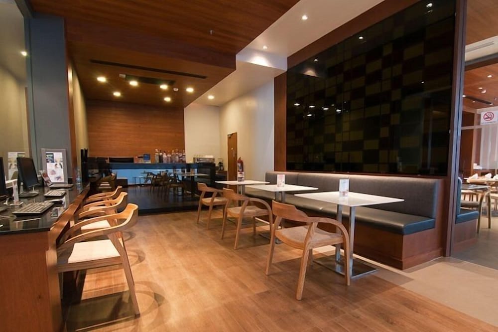 The Ashlee Heights Patong Hotel and Suites 45/62