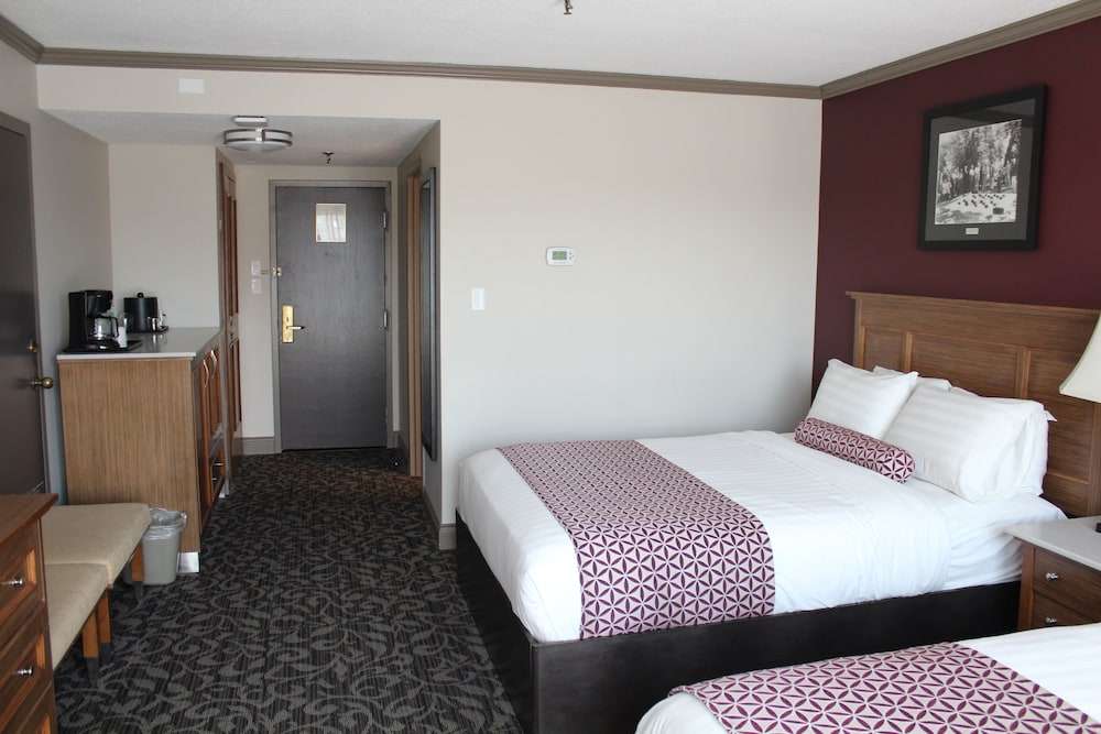 STANDARD, 2 QUEEN BEDS