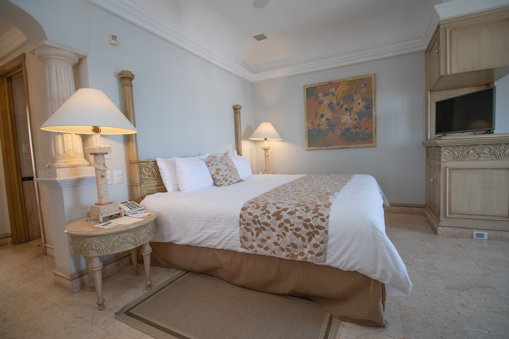 Grand Isla Navidad Golf & Spa Resort with Marina 13/50
