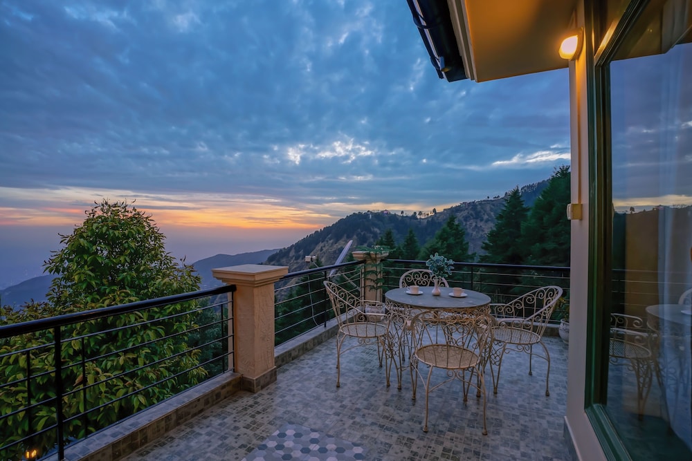 Larisa Resort Mussoorie 52/58