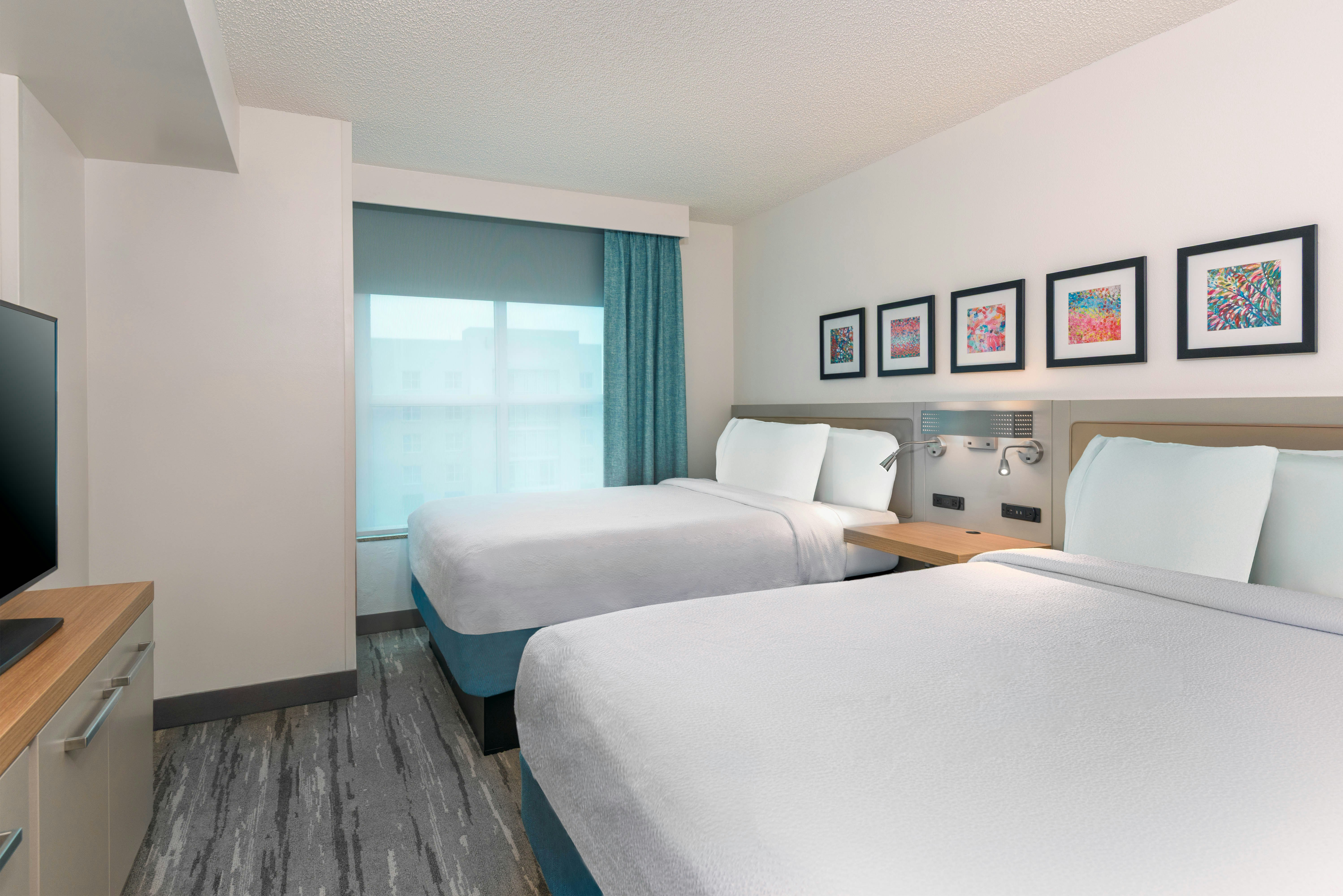 JUNIOR SUITE, 2 QUEEN BEDS