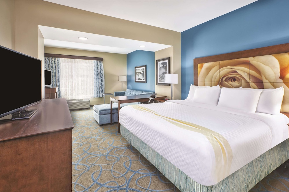 La Quinta Inn And Suites By Wyndham Niagara Falls 7/27