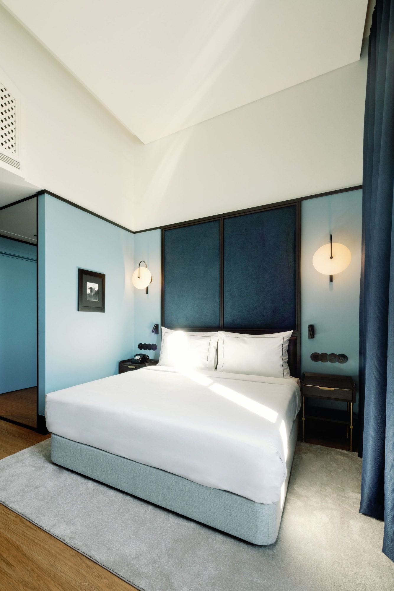 Room, Twin Beds, Station View