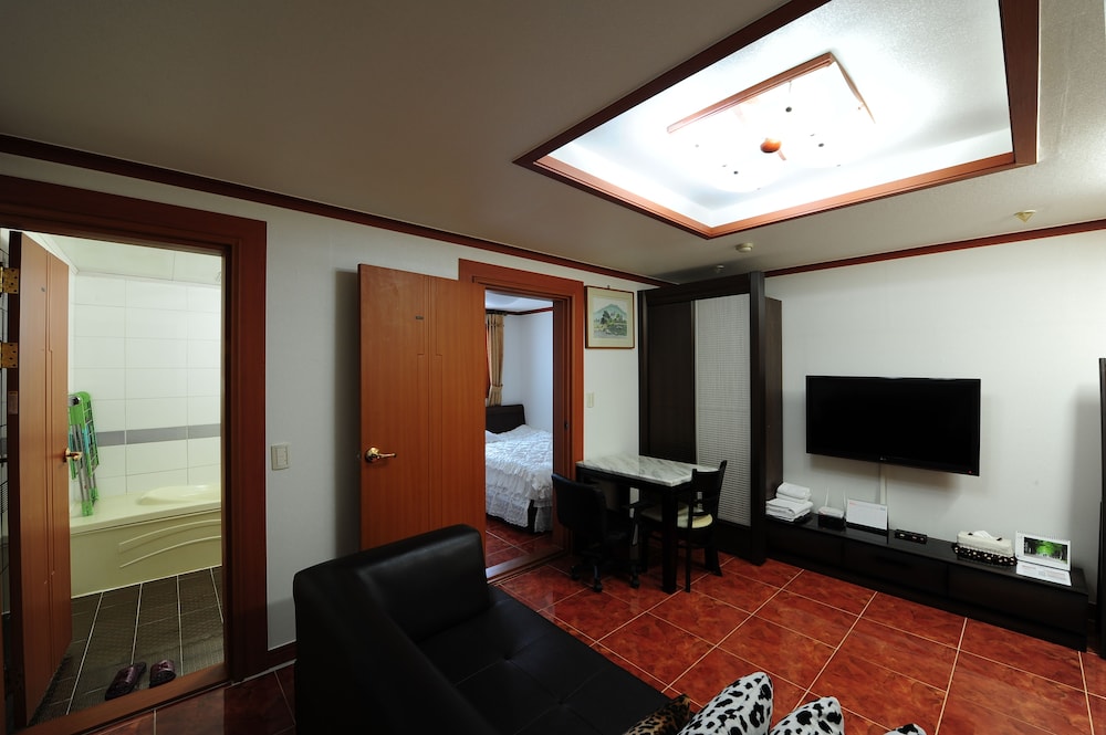 Hi Hotel 18/26