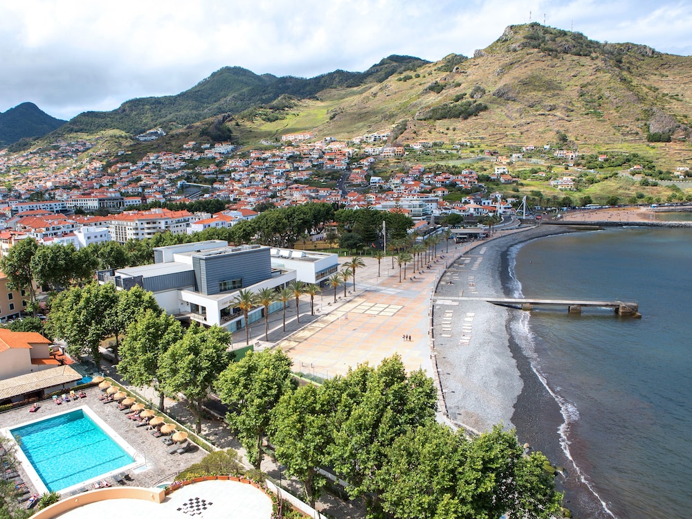 Baia Madeira Hotel - Ocean Beachfront 49/54